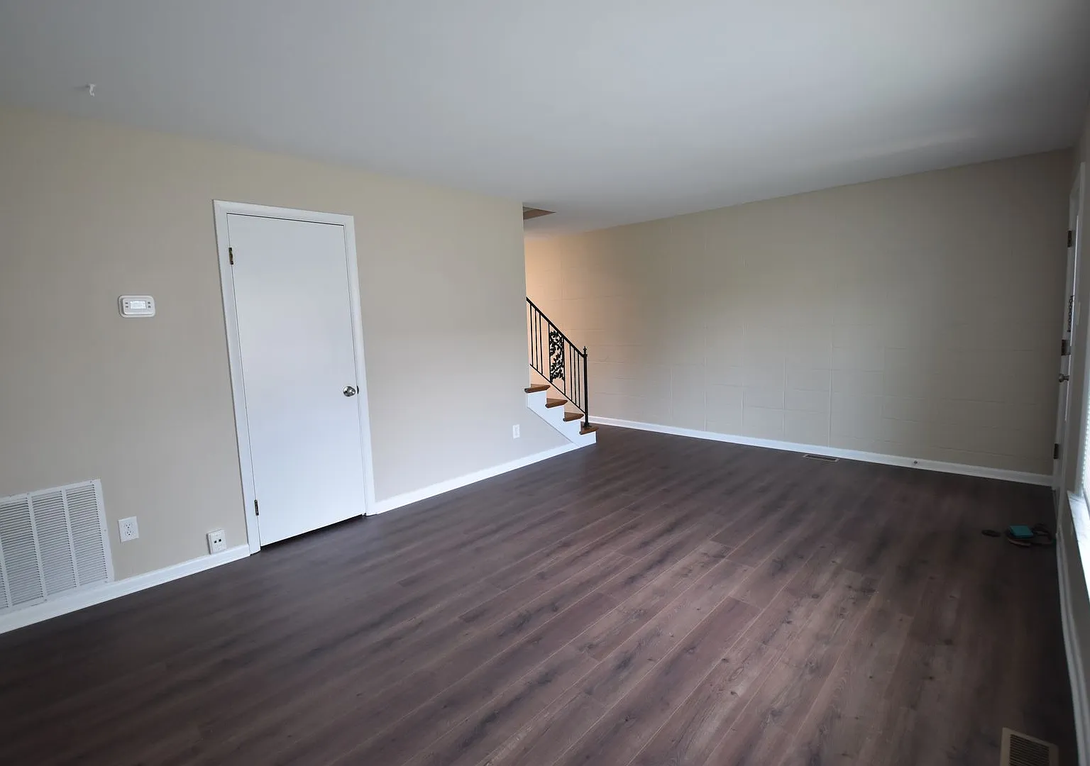 Spring Street Apartments — Photo 4