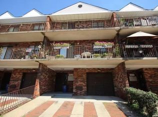 69-05 242nd St #40B, Little Neck, NY