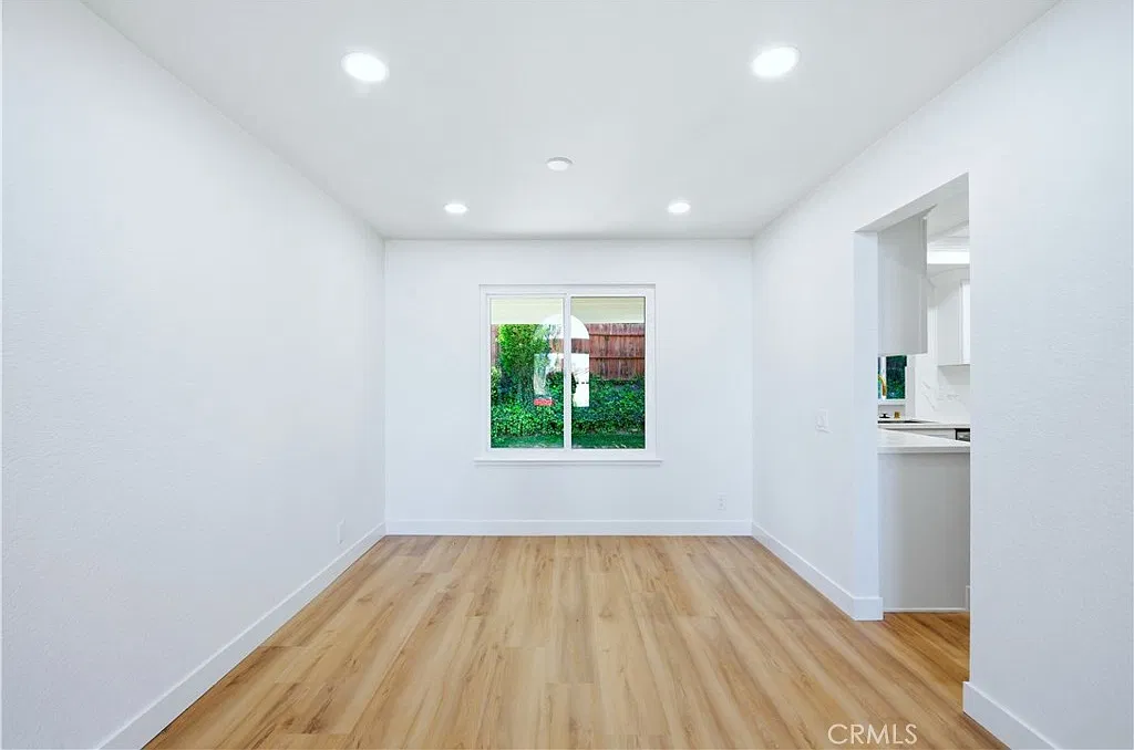 4 bed, 2.5 bath, 1934 sqft, $4,200 — Photo 4
