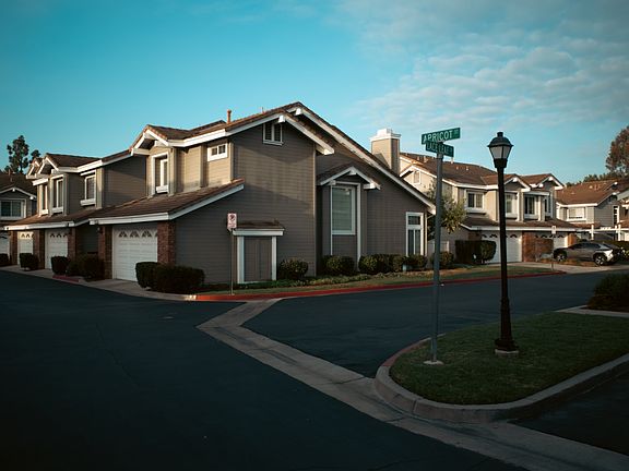 2nd image of 13531 Apricot St