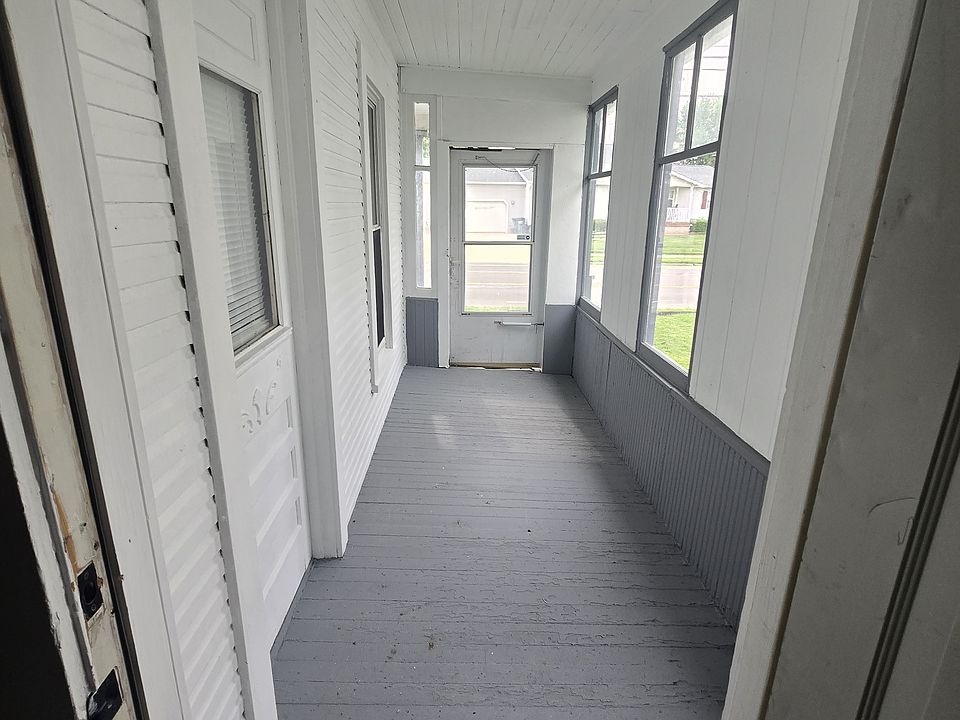 1st image of 151 2nd St SW #149