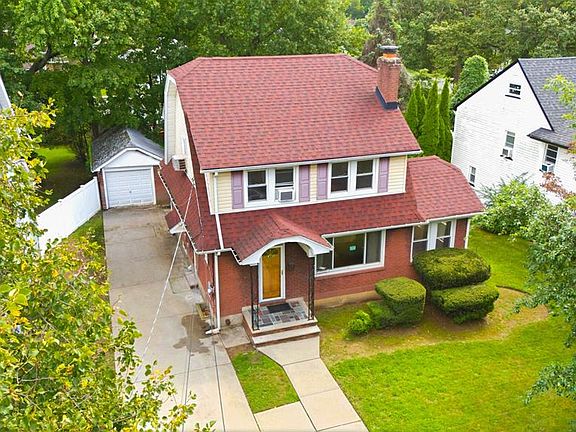 3rd image of 1481 Endicott Terrace