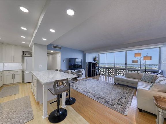 3rd image of 31 Island Way APT 1008