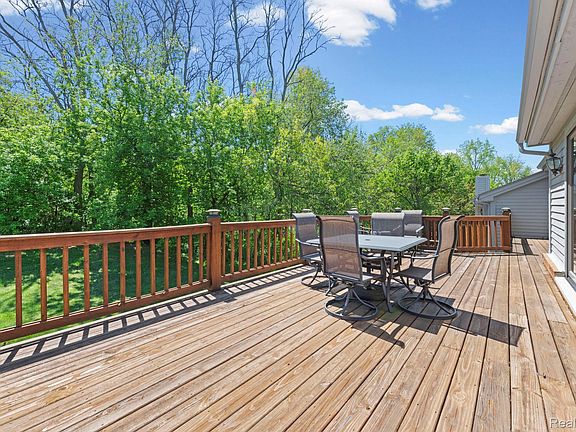 5th image of 6687 Ridgeview Dr