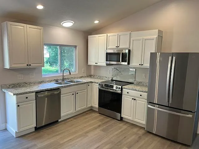 2 bed, $2,395 — Photo 2