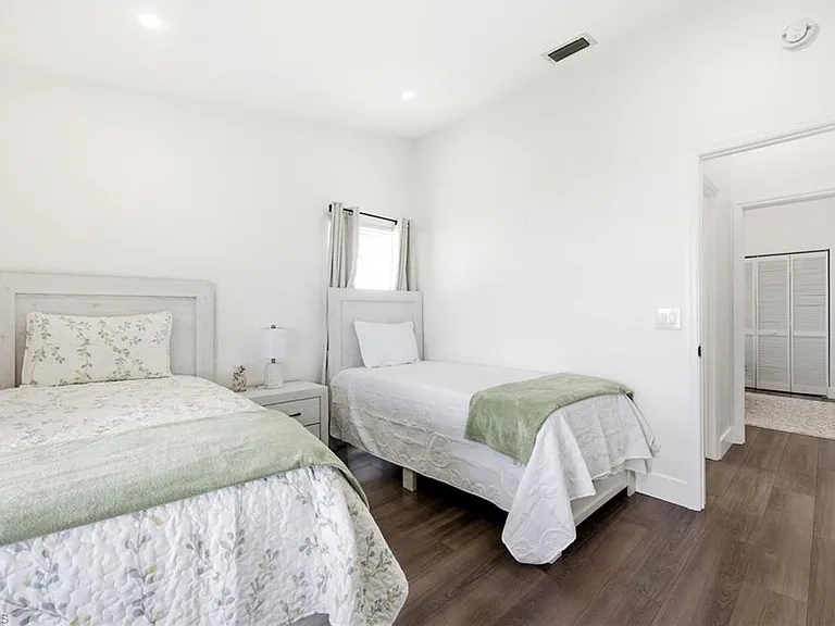 7287 Mill Pond Cir — Photo 32