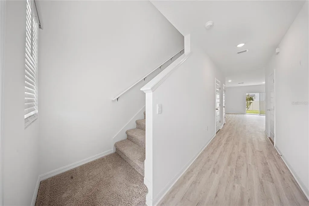 3 bed, 2.5 bath, 1464 sqft, $1,975 — Photo 2