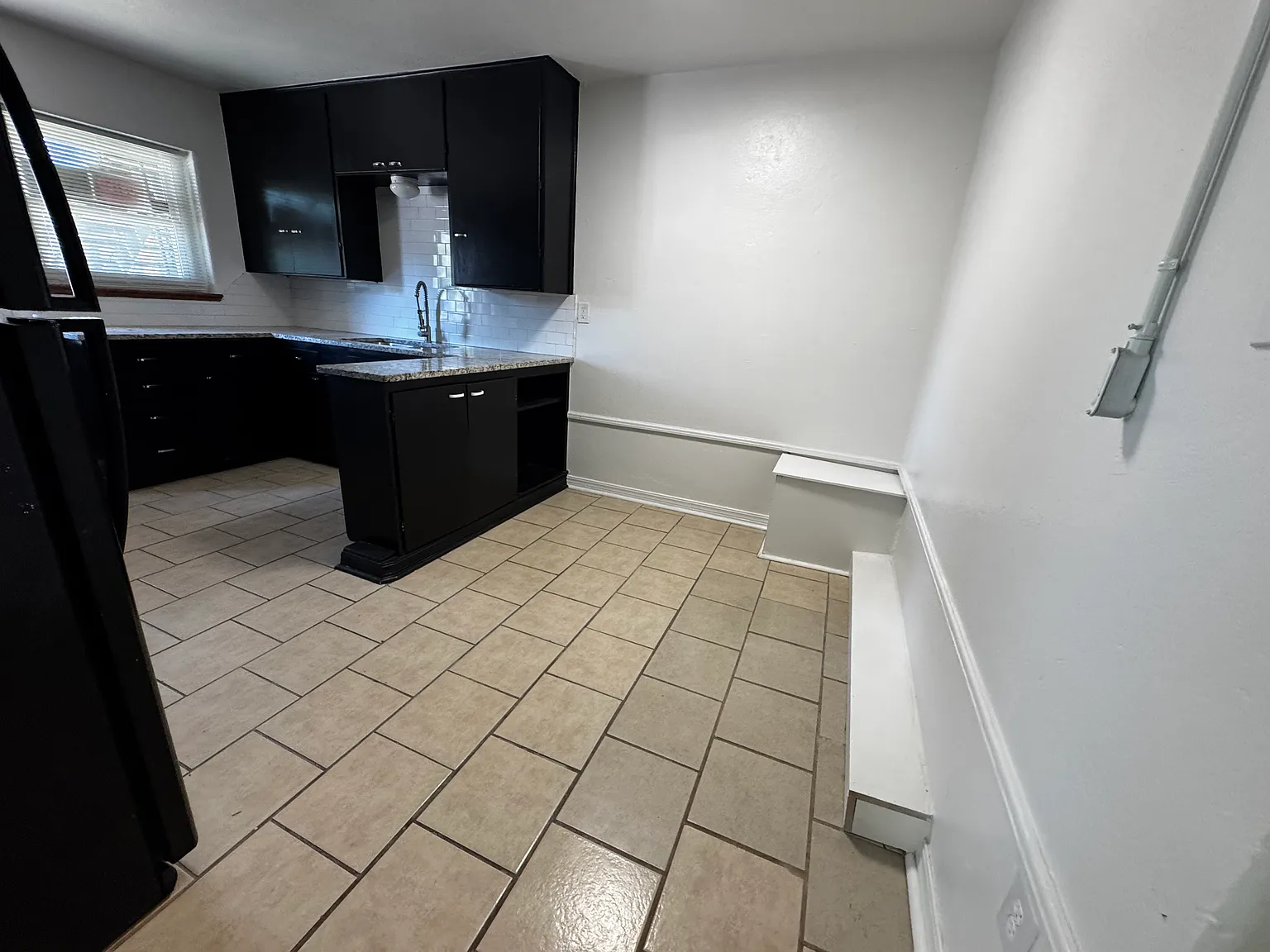 2 bed, 1150 sqft, $1,195 — Photo 1