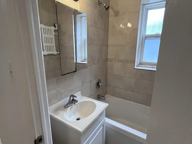 44 Huntley St #203 — Photo 4