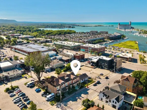 36 Saint Marie St, Collingwood, ON L9Y 3K1