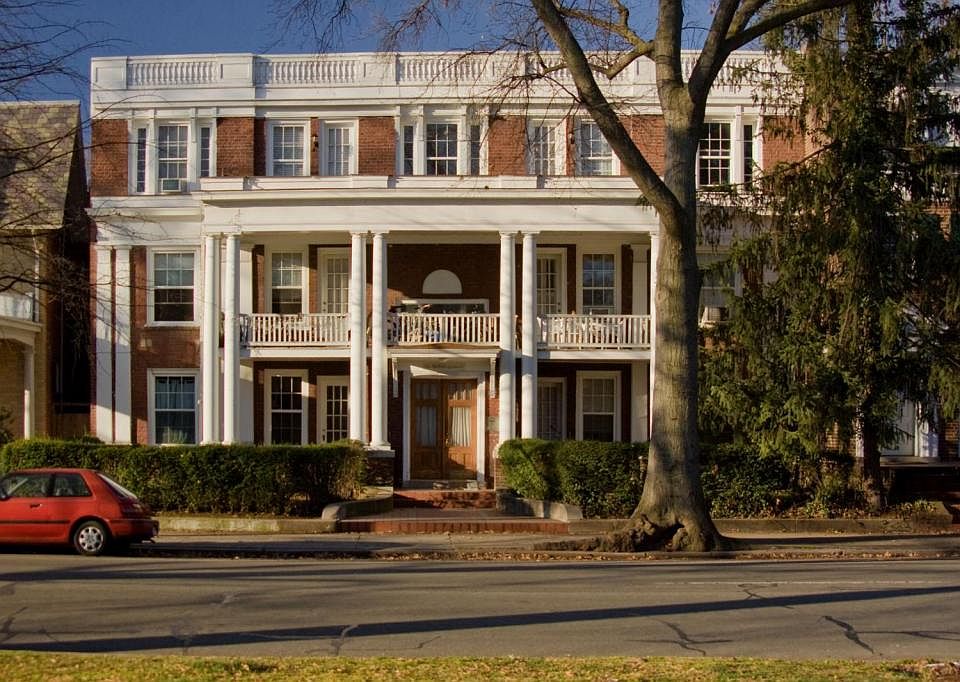 1st image of 3009 Monument Ave APT 8