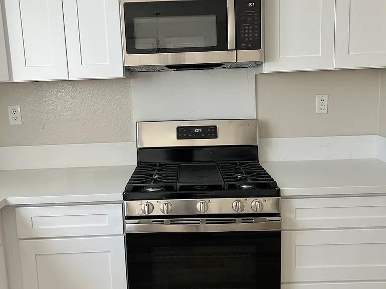 33139 Puffin St — Photo 9