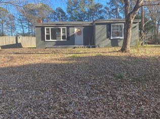 1114 Woodlawn Rd, Greenwood, SC 29646