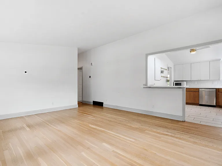 3205 Braddock St — Photo 10