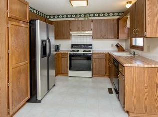 1000 Robin Glen Dr, Indianola, IA 50125