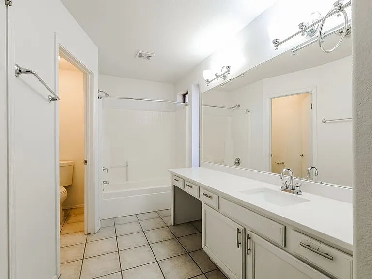 3802 N 104th Ave — Photo 11
