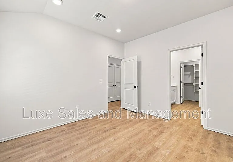 8012 NW 110th Dr — Photo 14
