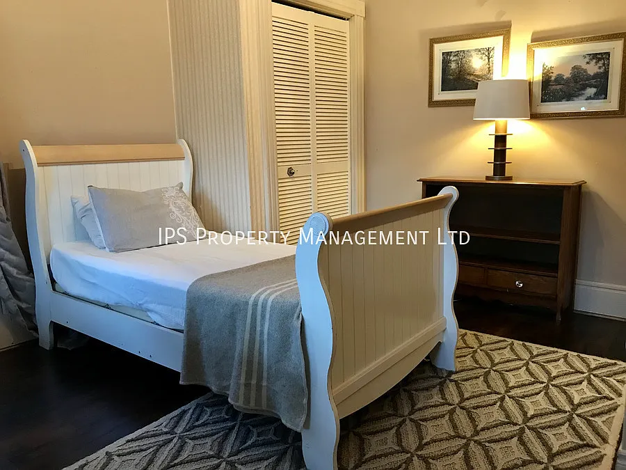 Private Room | Single Room Rental - 83 Highland Avenue - All Inclusive — Photo 2
