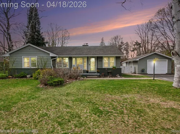 6912 Cheddar Valley Dr, Brighton, MI 48116
