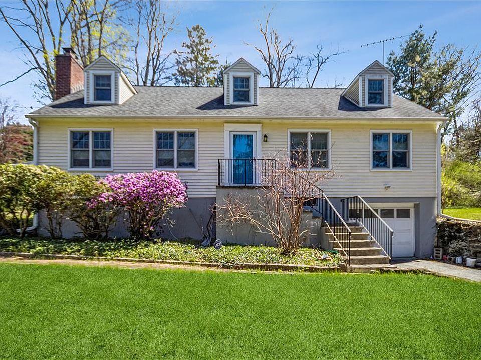 1st image of 90 Brook Manor Lane
