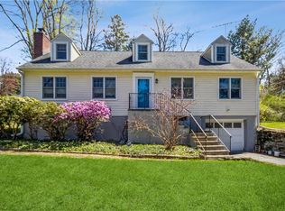 90 Brook Manor Ln, Pleasantville, NY 10570