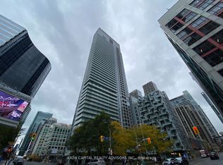 300 Front St W #2911, Toronto, ON M5V0E9