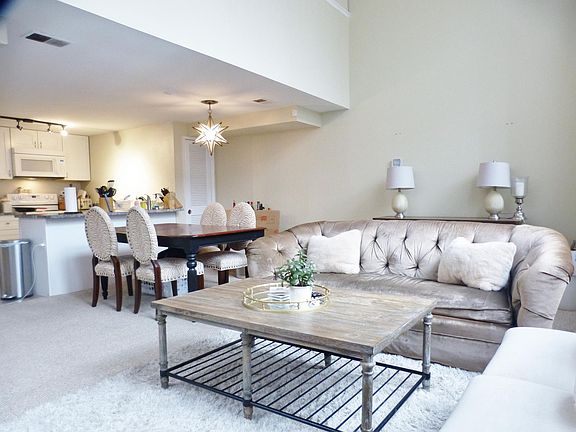 Living Room w/ High Ceilings!