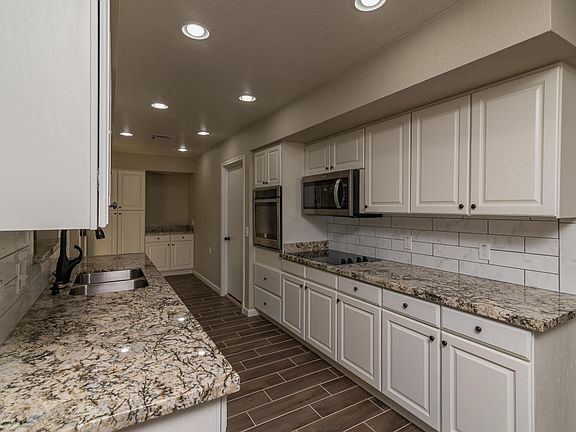 5th image of 835 Leisure World
