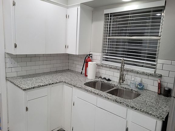 4th image of 504 N Blvd