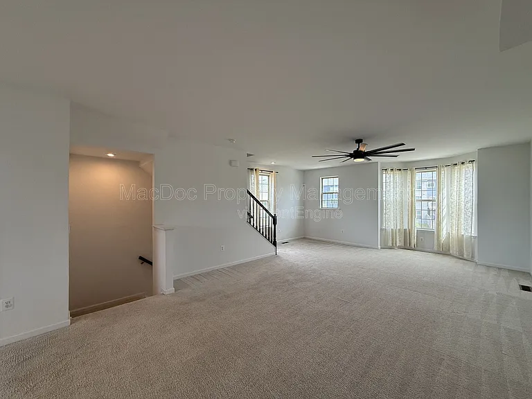 2401 Copa Ct — Photo 12