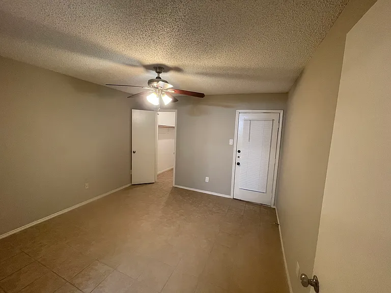 104 Oakwood Ln — Photo 15