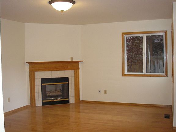 Family Room  w/Gas Fireplace