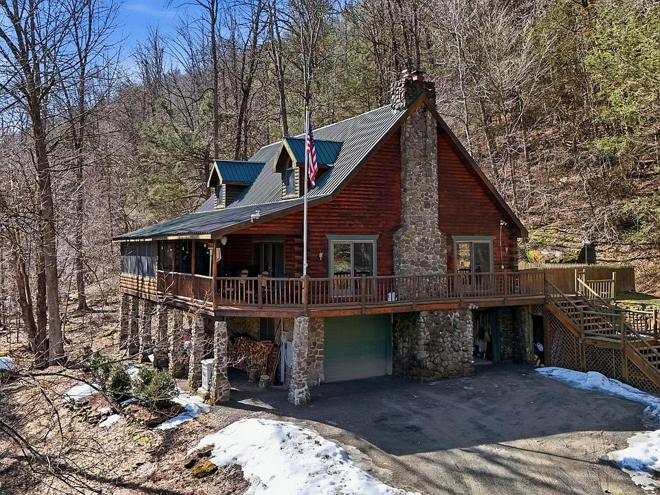 2nd image of 992 Winterdale Rd