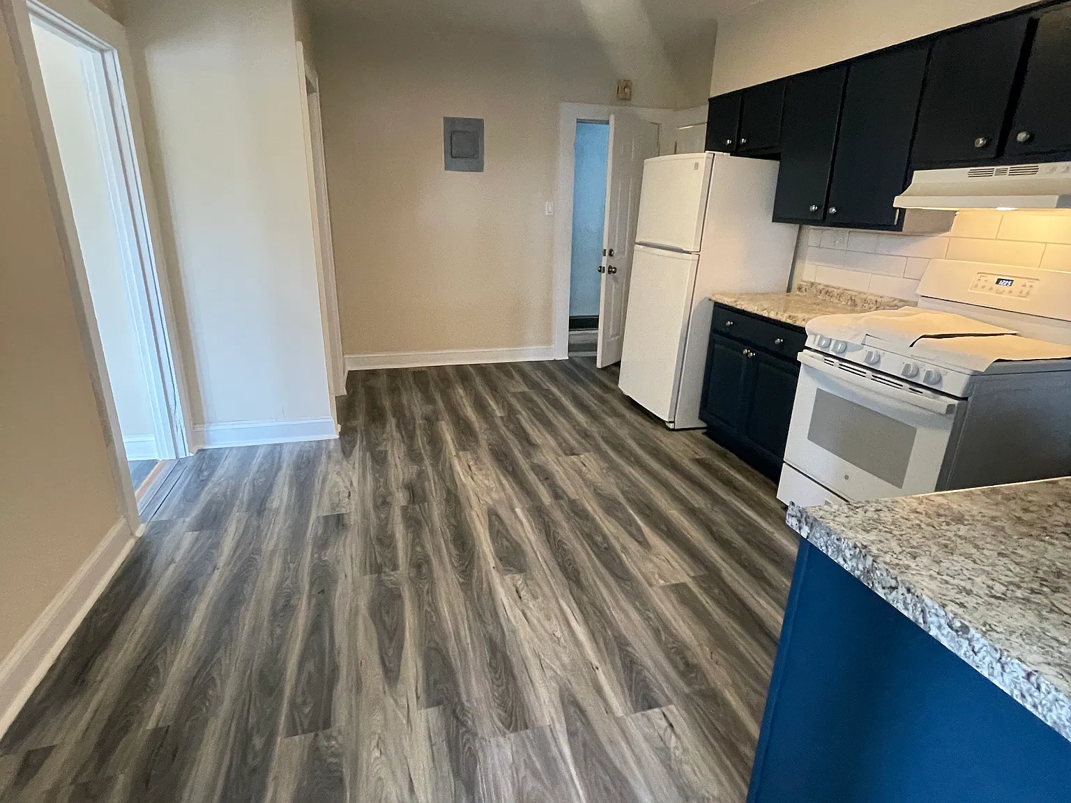1 bed, 700 sqft, $1,500 — Photo 2