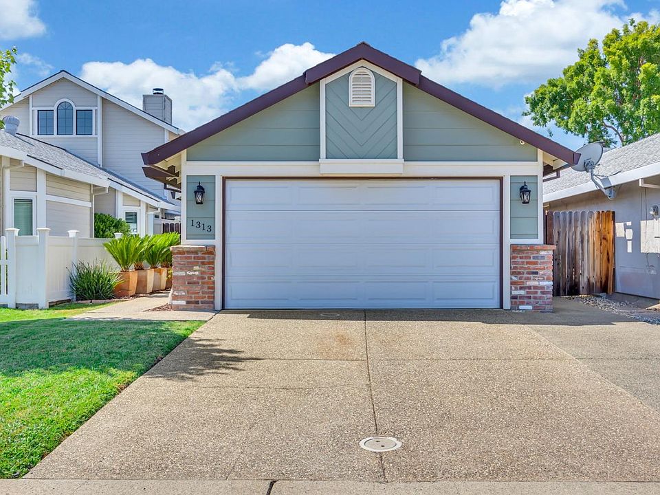 1st image of 1313 Hidalgo Cir