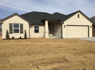 837 SW 10th St, Moore, OK 73160