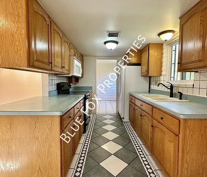 8825 E Old Spanish Trl — Photo 2