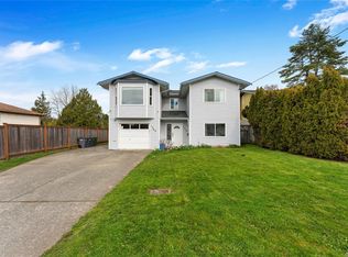 1560 Prairie St, Saanich, BC V8N2L3