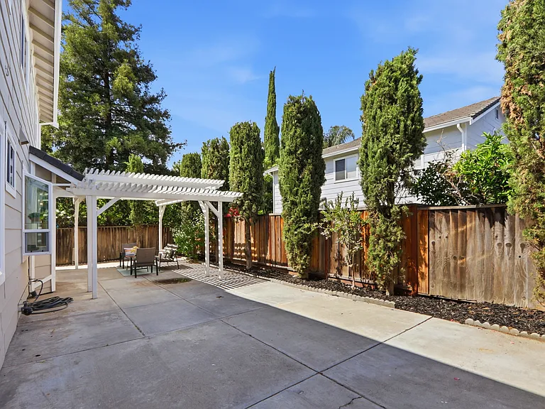 1290 Notting Hill Dr — Photo 25