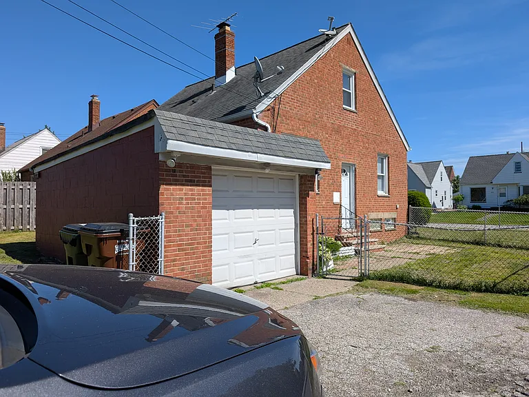 5914 Gerald Ave — Photo 2