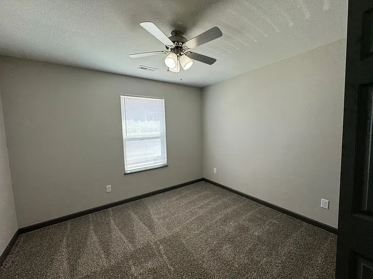 Longview Meadows - Montgomery City MO — Photo 33