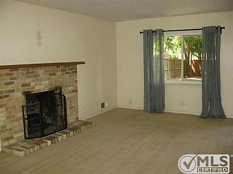 3rd image of 1312 Glen Cove Dr