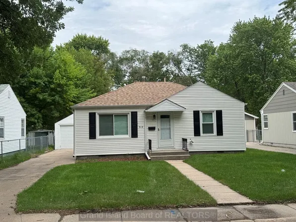312 Dodge St, Grand Island, NE 68801