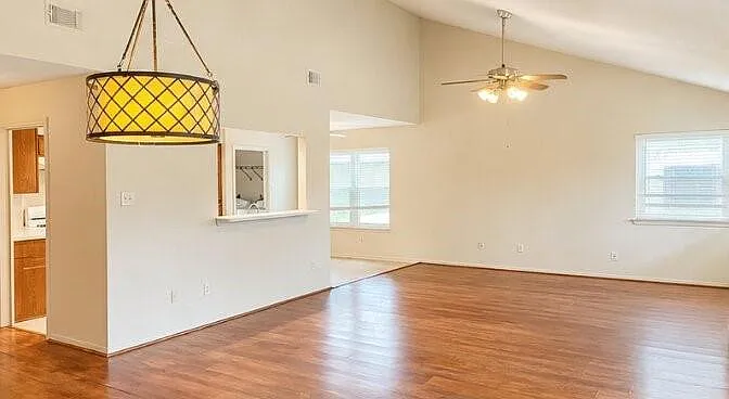 3 bed, 2.0 bath, 1632 sqft, $1,850 — Photo 3