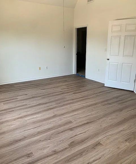 4247 Tyler Cir N — Photo 9