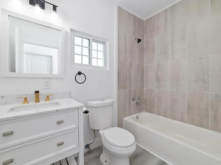2714 Avenue L — Photo 15