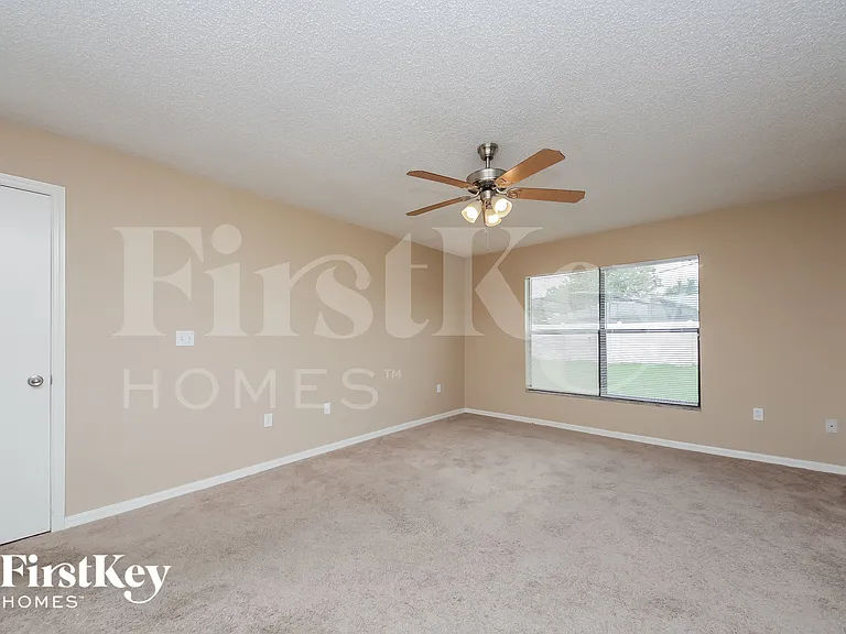 143 Dorchester Ct — Photo 8