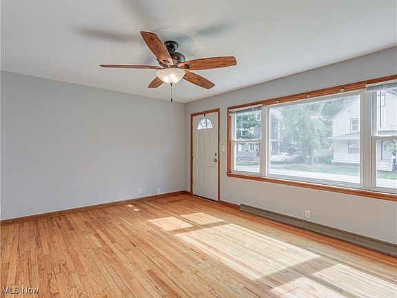 4th image of 1423 Wuchter St