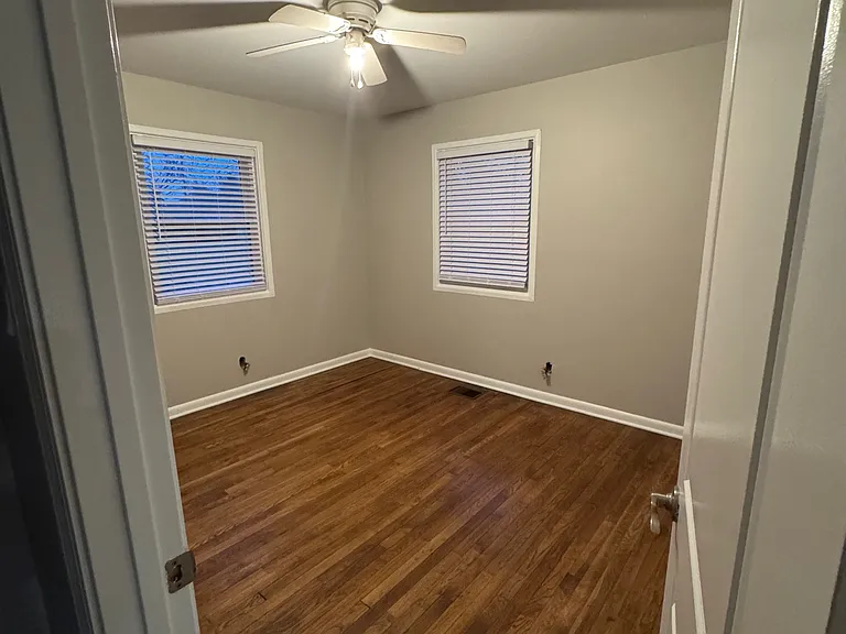 10187 N College Ave — Photo 9