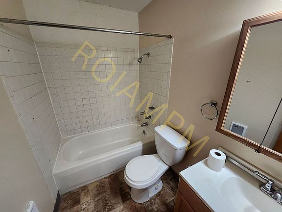 5th image of 1421 7th Ave E #2